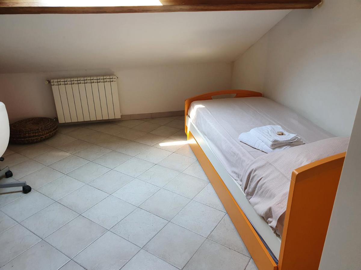 La mansarda Apartment Savona Bagian luar foto